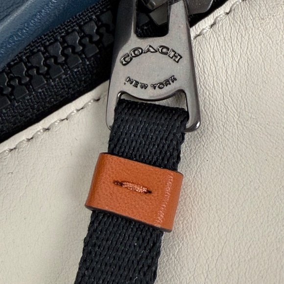 Genuine Men's COACH North South ColorBlock Leather Belt Bag Pouch Wallet - Picture 10 of 14